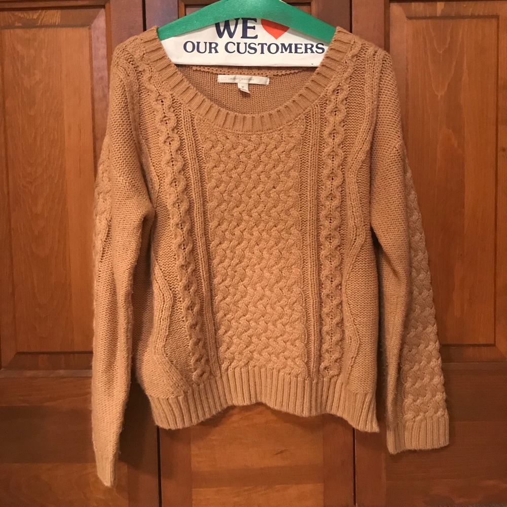 Cable knit thick sweater